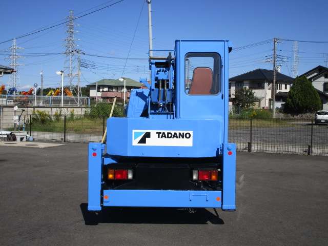 Isuzu Elf 8