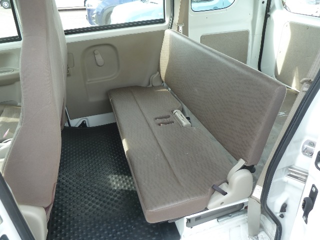 Nissan NV100 Clipper 12