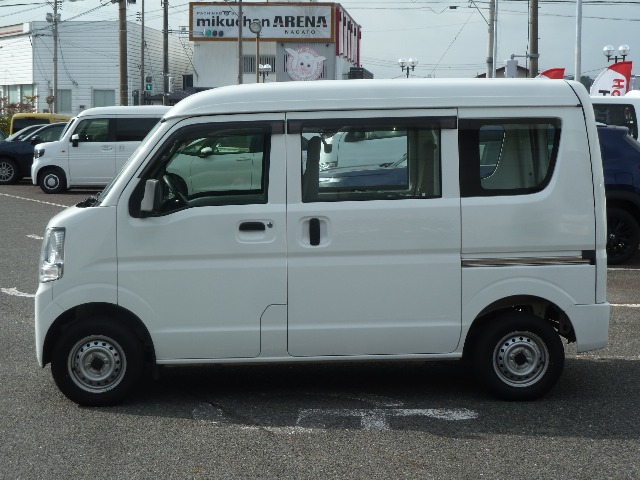 Nissan NV100 Clipper 3
