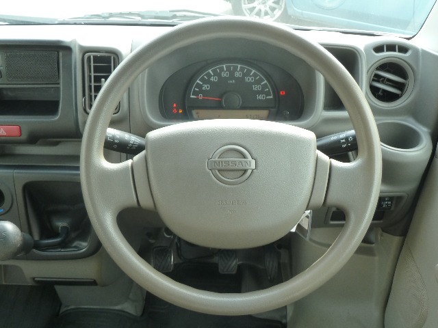 Nissan NV100 Clipper 7