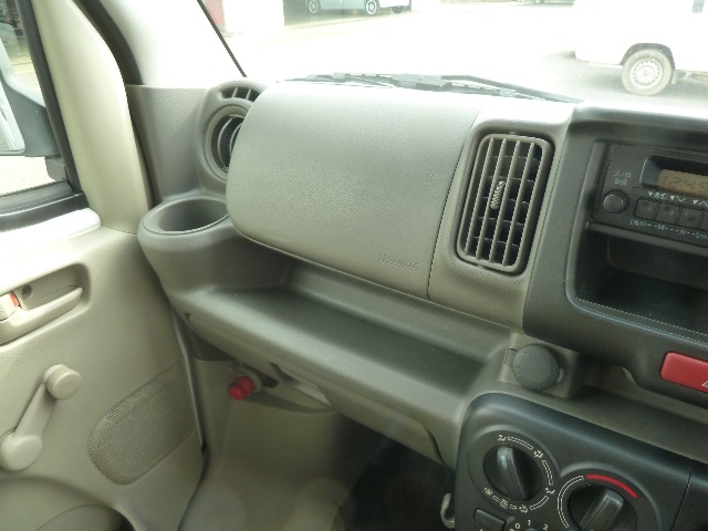 Nissan NV100 Clipper 10