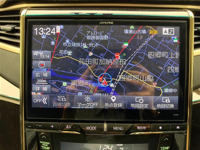 Toyota Vellfire 3