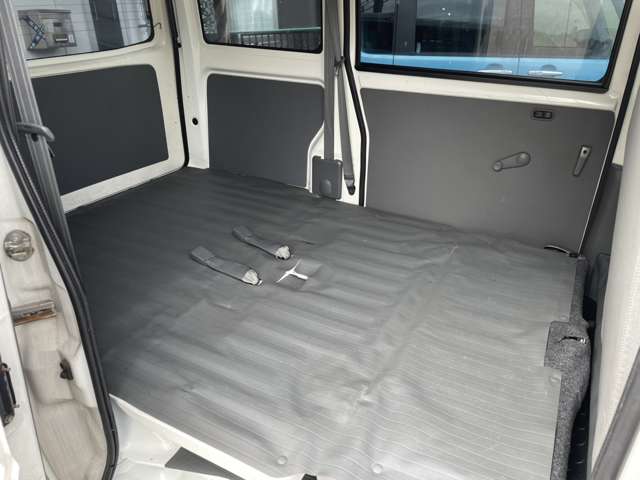 Nissan NV100 Clipper 11