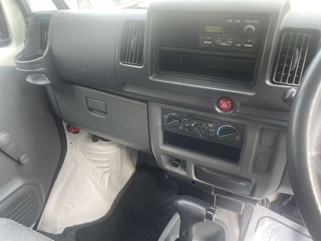 Nissan NV100 Clipper 7