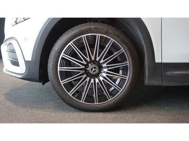 Mercedes-Benz GLB 12