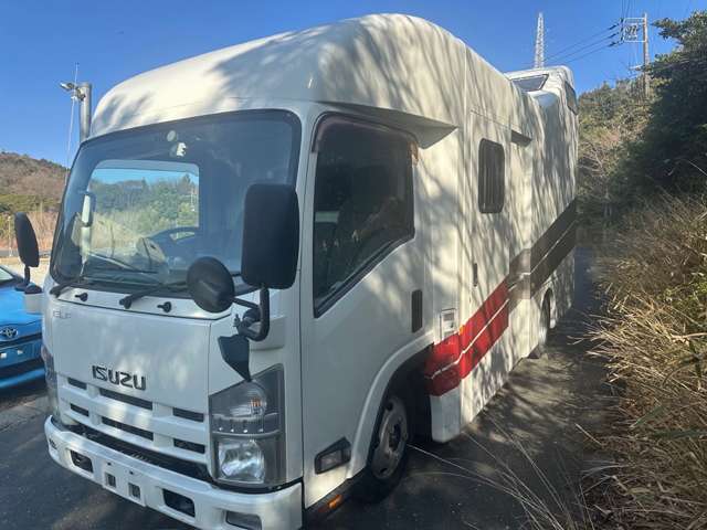Isuzu Elf 3
