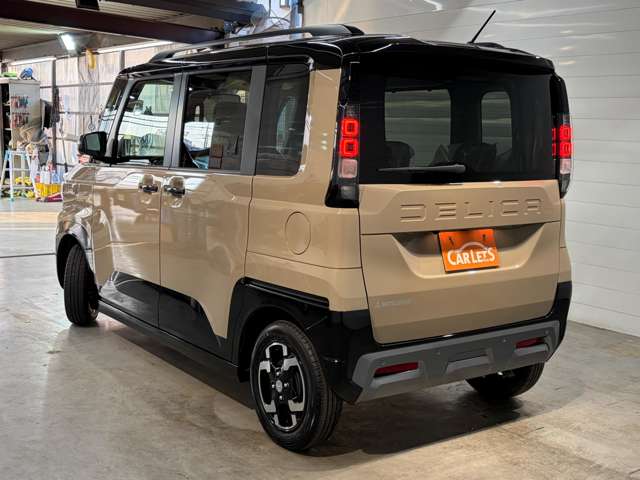 Mitsubishi Delica Mini 6