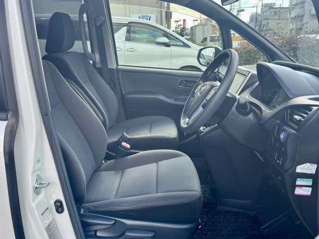 Toyota Noah 11