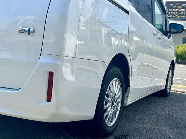 Toyota Noah 7