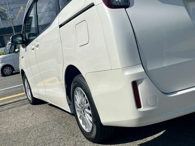 Toyota Noah 9