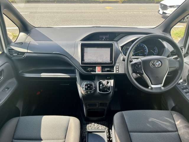 Toyota Noah 10
