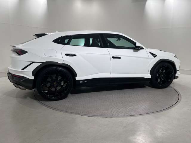 Lamborghini ウルス 5