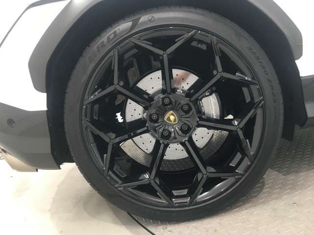 Lamborghini ウルス 9