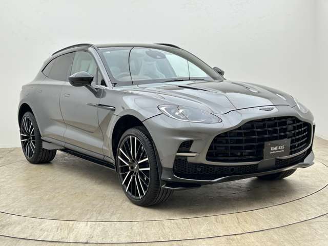 Aston Martin DBX 3