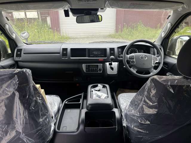 Toyota Hiace Commuter 7