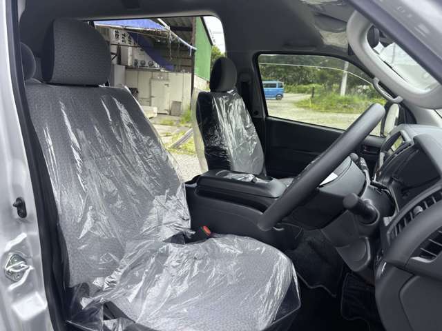 Toyota Hiace Commuter 10