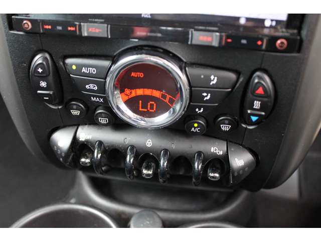 MINI Crossover 11