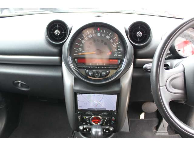 MINI Crossover 8