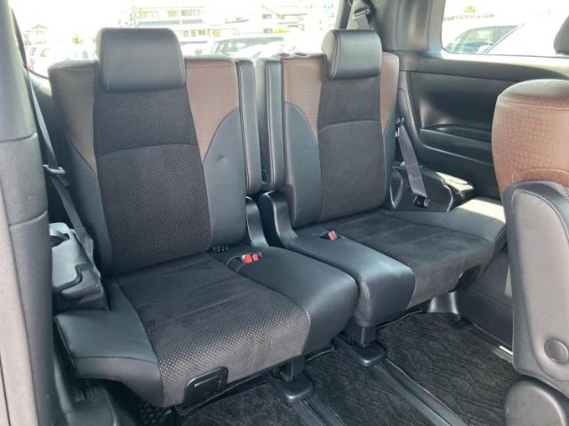 Toyota Alphard 8