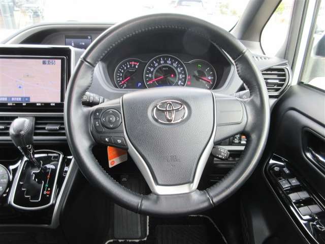 Toyota Voxy 5