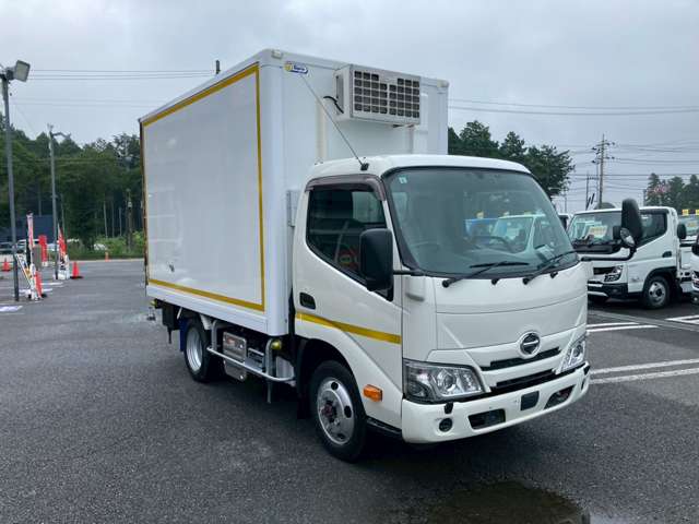 Hino Dutro 3