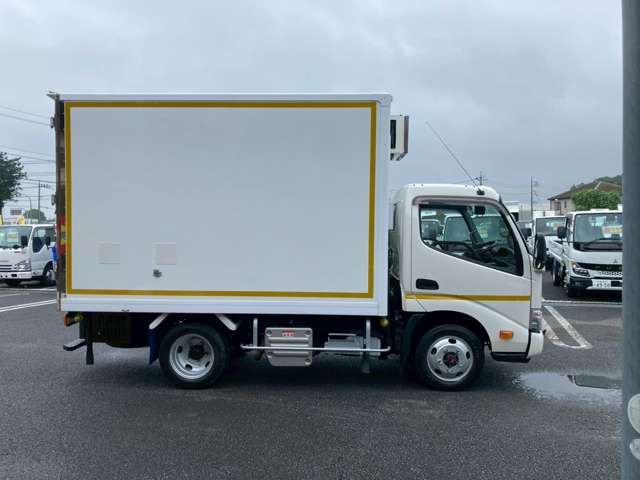 Hino Dutro 4