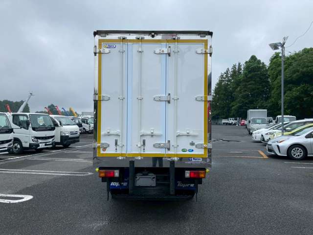 Hino Dutro 6