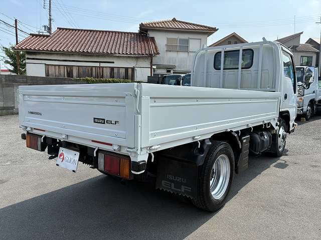 Isuzu Elf 6