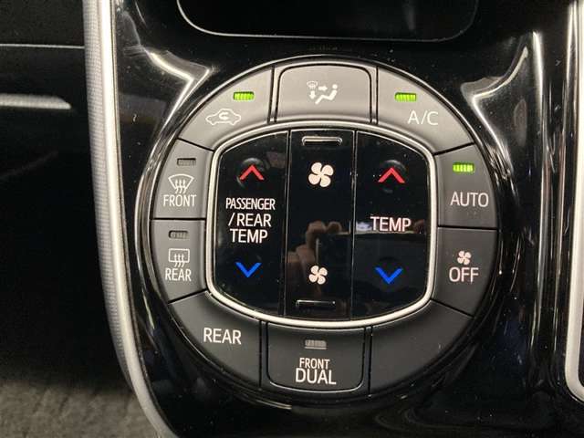 Toyota Voxy 11