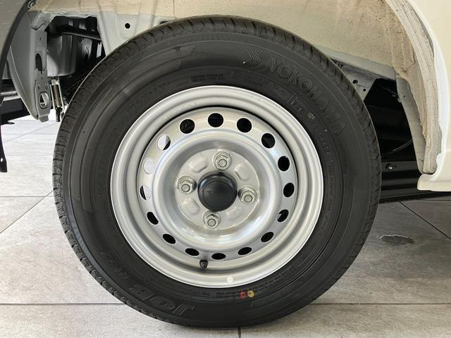Daihatsu Hijet Cargo 12