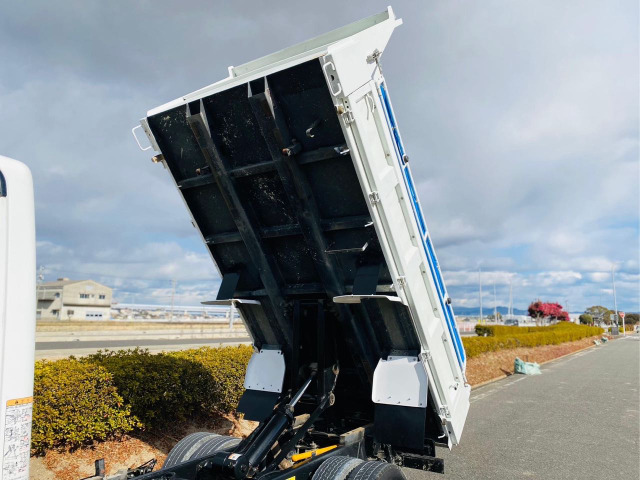 Mitsubishi Fuso Canter 7