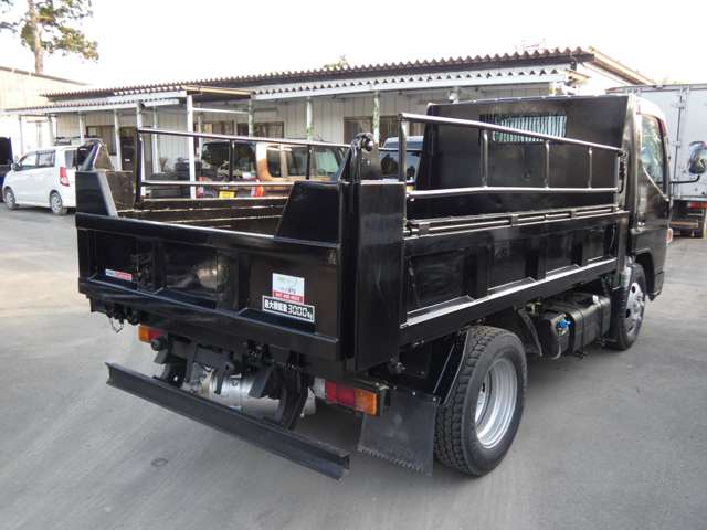 Mitsubishi Fuso Canter 9