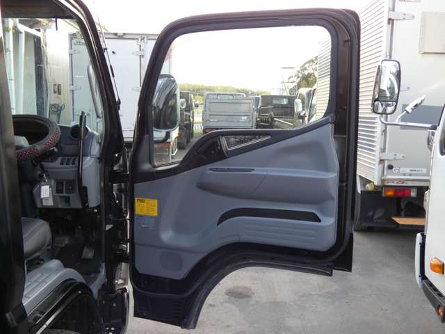 Mitsubishi Fuso Canter 10