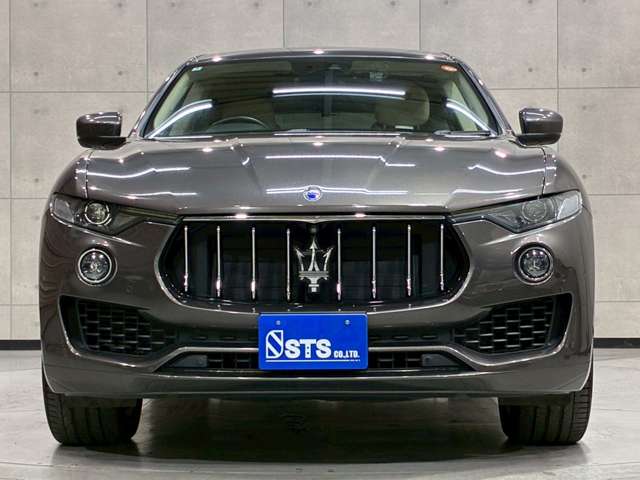 Maserati Levante 8