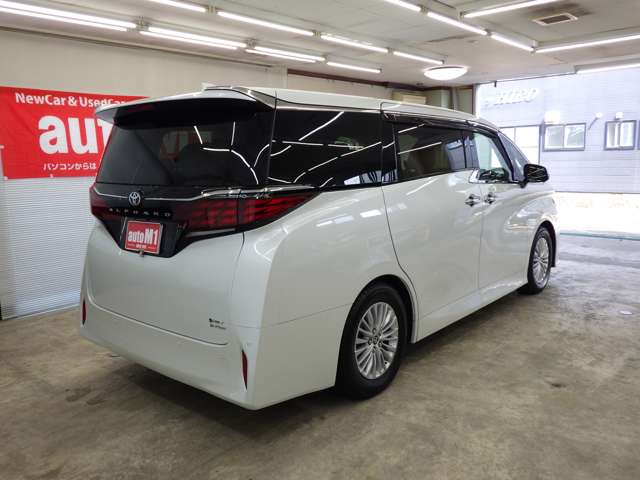 Toyota Alphard 8