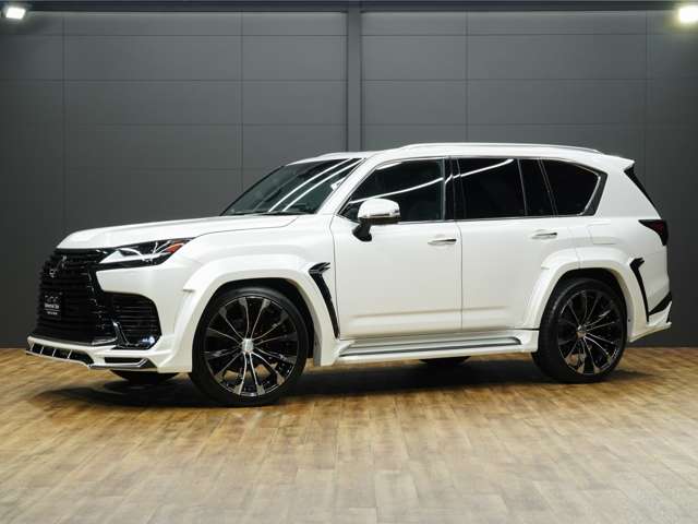 Lexus LX 12