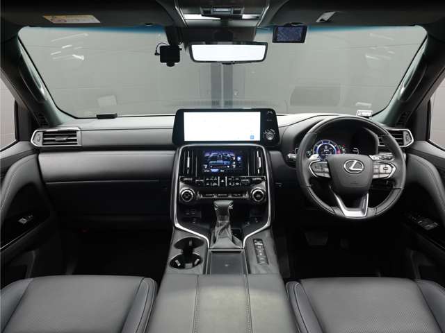 Lexus LX 5