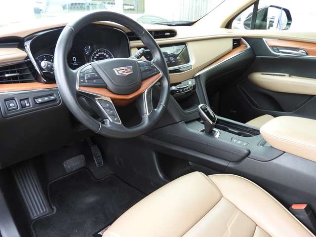 Cadillac XT5Crossover 5