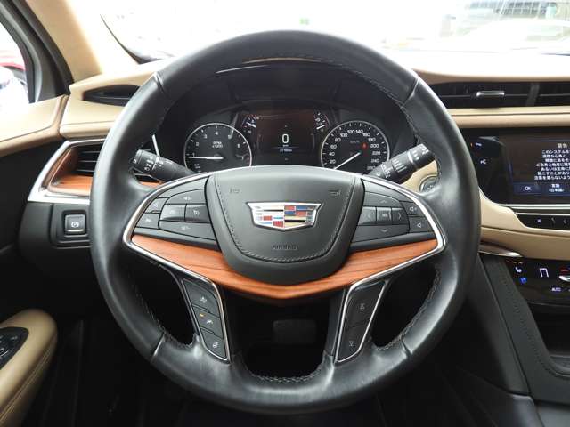 Cadillac XT5Crossover 7