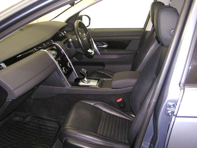 Land Rover Discovery Sport 11
