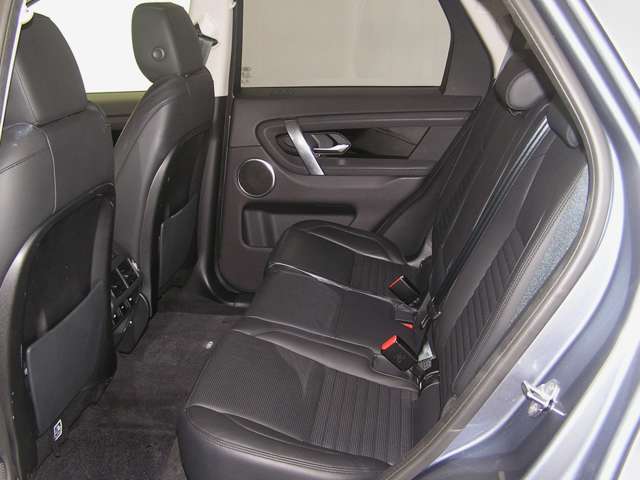 Land Rover Discovery Sport 12