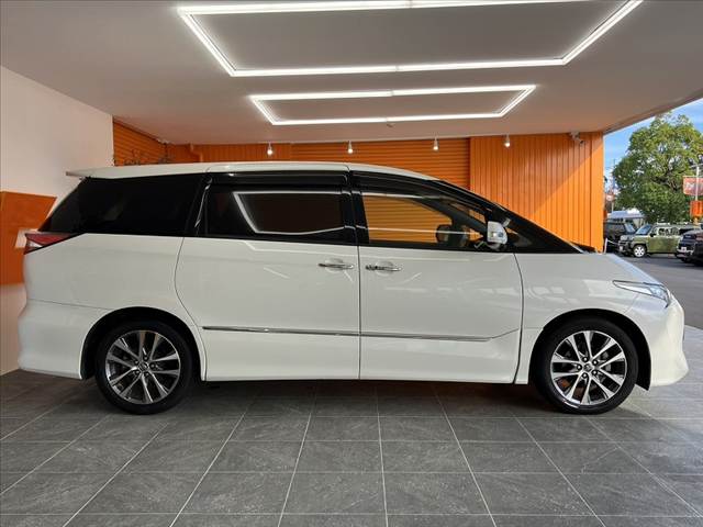 Toyota Estima 12