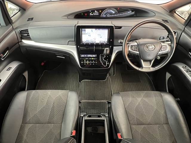 Toyota Estima 2