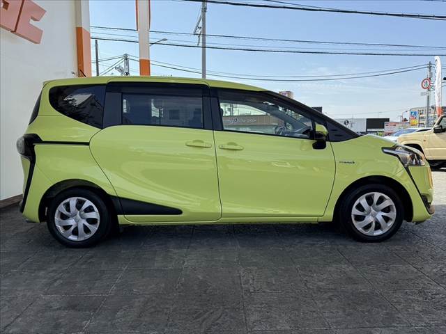 Toyota Sienta 12