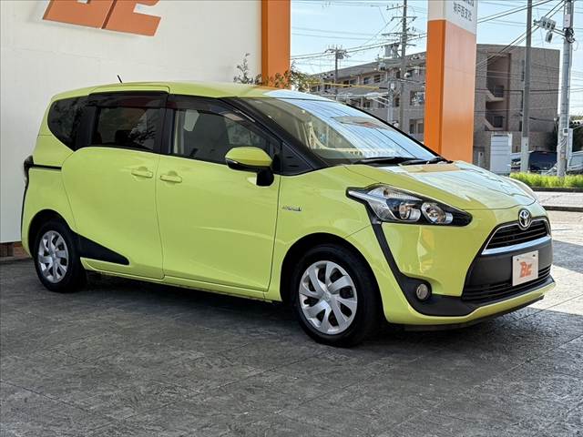 Toyota Sienta 8