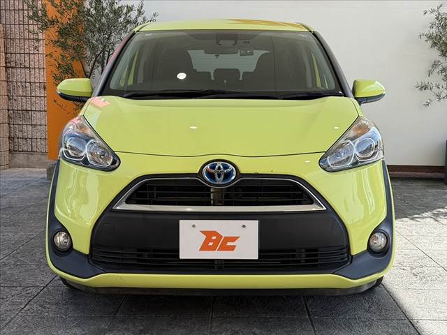Toyota Sienta 9