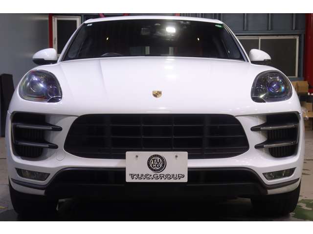 Porsche Macan 8