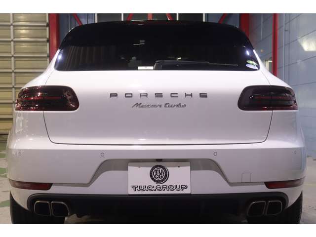 Porsche Macan 9