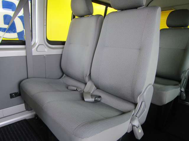 Toyota Hiace 8