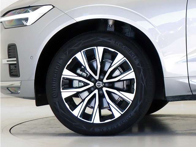 Volvo XC60 8